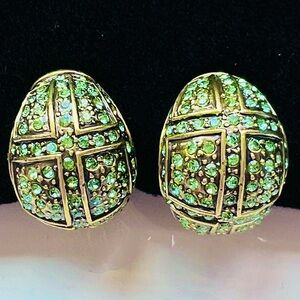 Heidi Daus Crystalicious green clip on earrings EUC